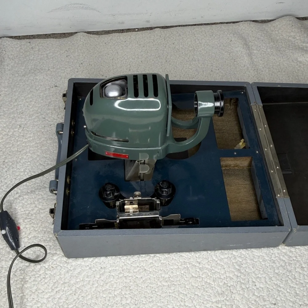 Vintage Fuji Film Birdie Kit Portable Slide Projector